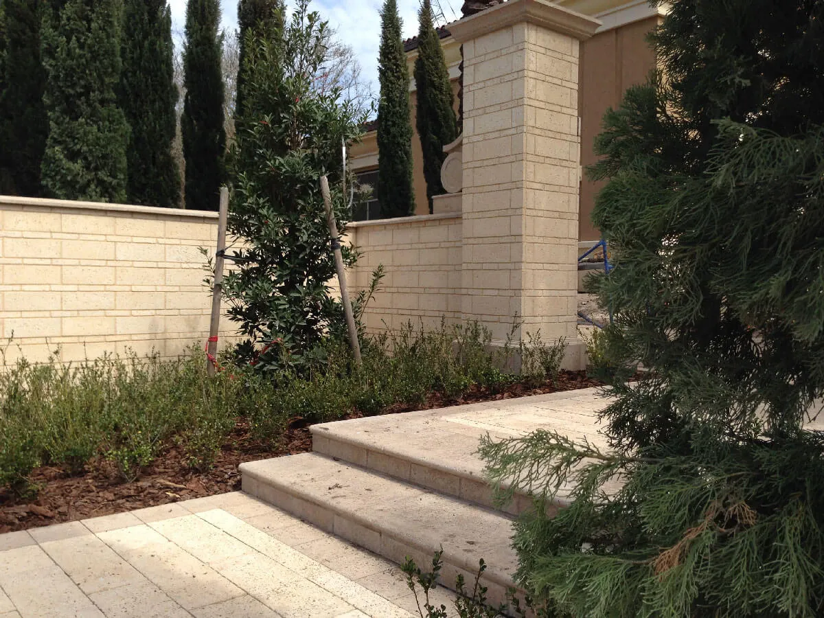 Four Seasons Orlando Treads Pavers and Wall Veneer and Caps