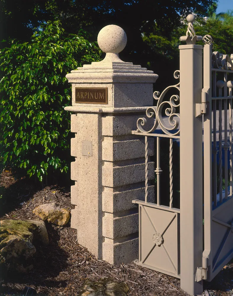 Gate Column