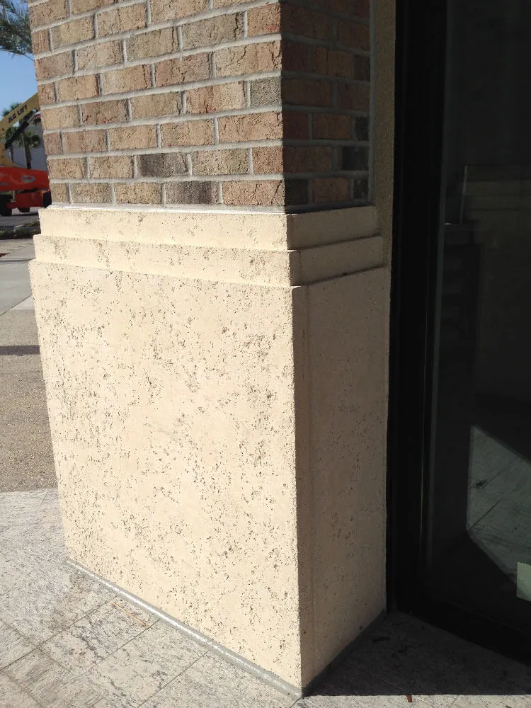 Grove Isleworth Column with Finished Corner Detail