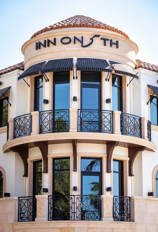 Inn on Fifth Naples Radial Banding at Rotunda