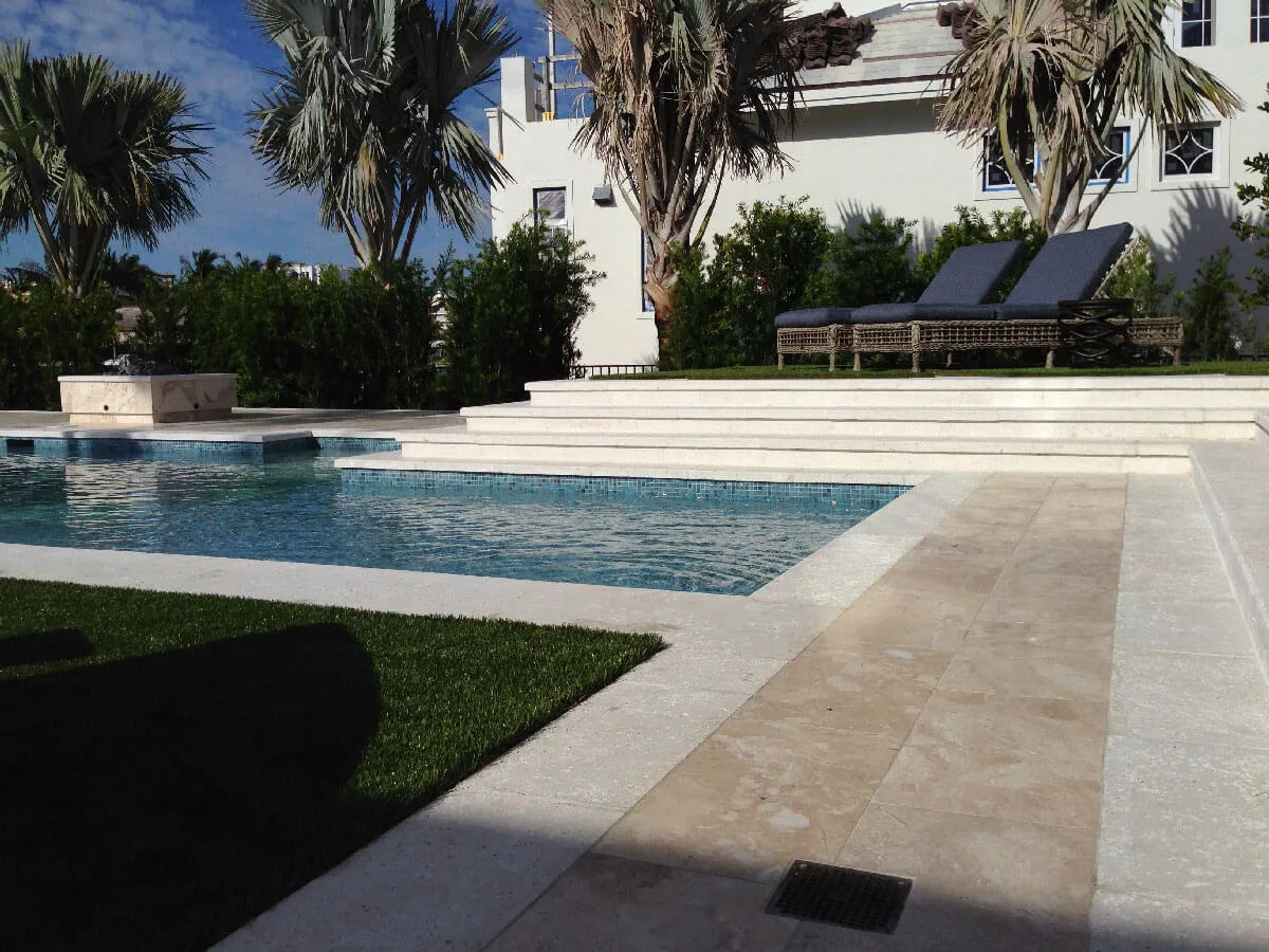 Naples Residence Pool