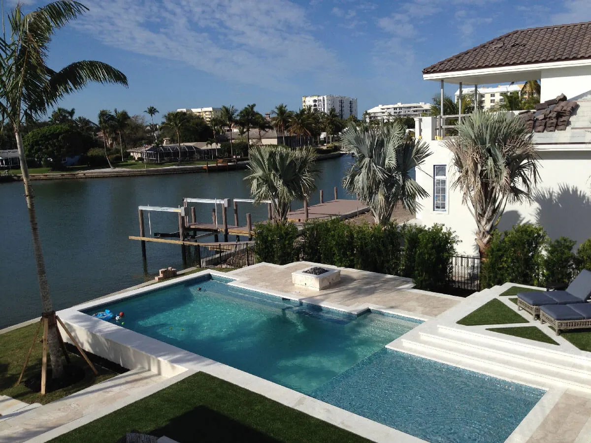 Naples Residence Pool