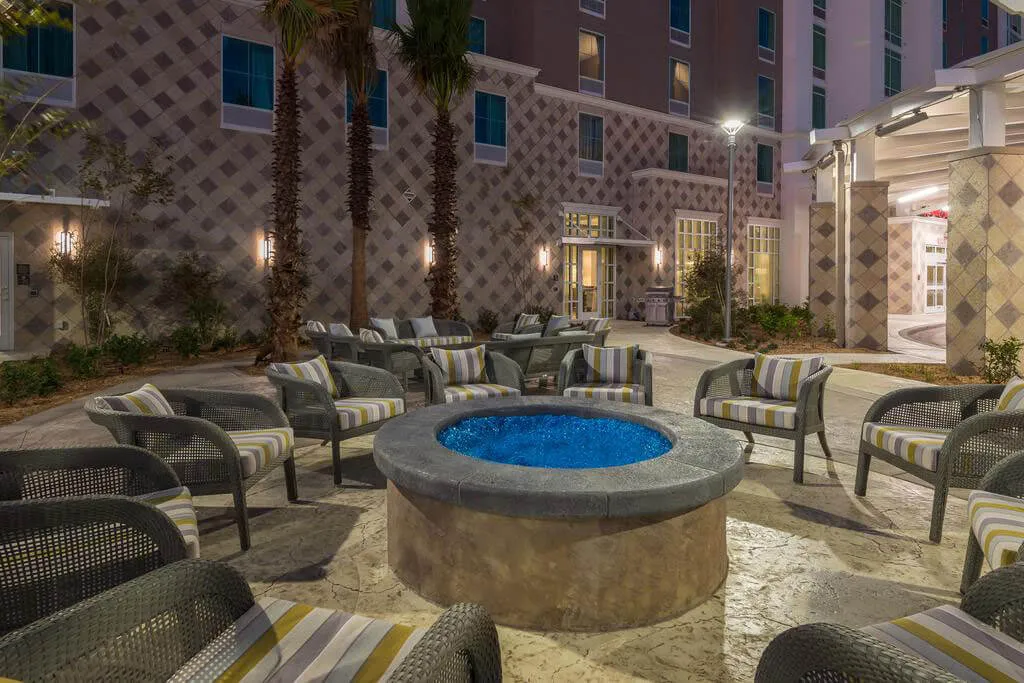 The Benefits of Using Natural Stone Veneer in Modern Building Design