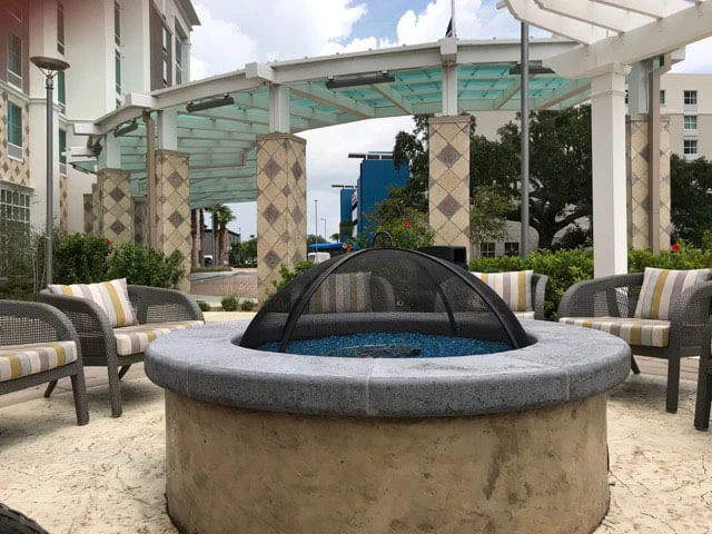 Tamp Hampton Inn and Suites Entry Columns with Veneer